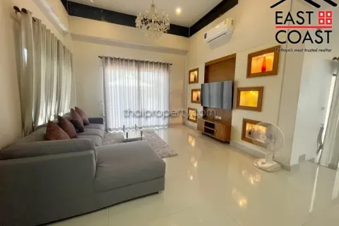 Casa de 3 dormitorios en Pattaya, Tailandia № 212690 - foto 13