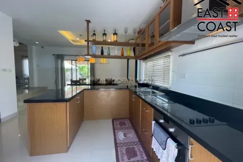 Casa de 3 dormitorios en Pattaya, Tailandia № 212690 - foto 11