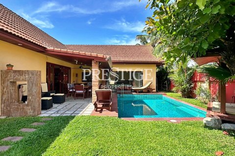 House in Pattaya, Thailand 3 bedrooms № 198305