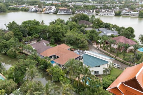 House in Phuket, Thailand 4 bedrooms № 170812 - photo 2