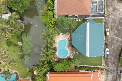 House in Phuket, Thailand 4 bedrooms № 170812 - photo 15