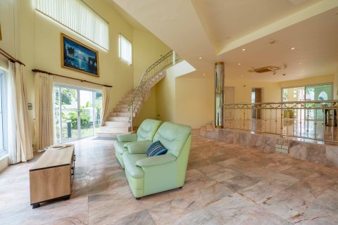 House in Phuket, Thailand 4 bedrooms № 170812 - photo 5