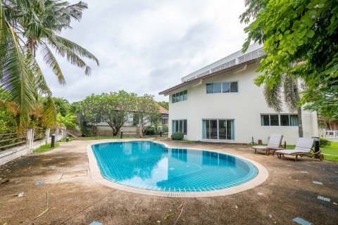 House in Phuket, Thailand 4 bedrooms № 170812 - photo 3