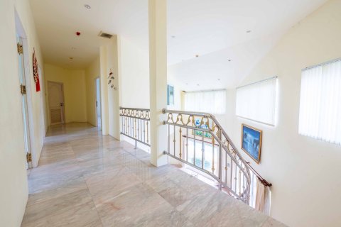 House in Phuket, Thailand 4 bedrooms № 170812 - photo 10