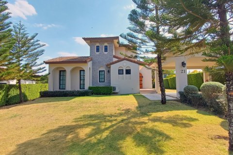 Villa in Pak Chong, Thailand 2 bedrooms № 170811 - photo 2