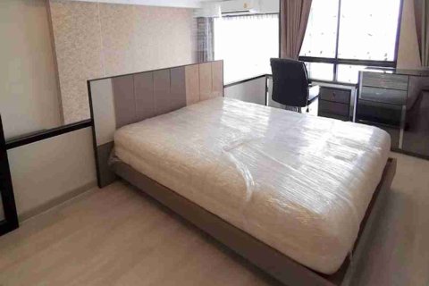 Condo in Thonburi, Bangkok, Thailand, 2 bedrooms № 183645 - photo 8