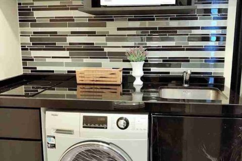 Condo in Thonburi, Bangkok, Thailand, 1 bedroom  № 183643 - photo 4