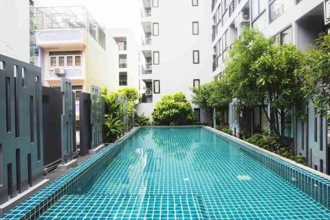 Condo in Thonburi, Bangkok, Thailand, 1 bedroom  № 183643 - photo 2