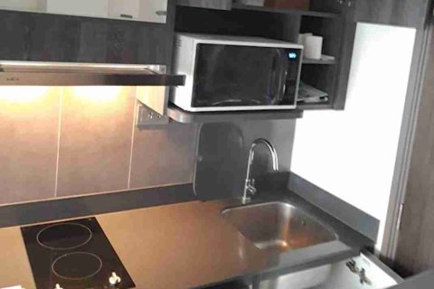 Condo in Thonburi, Bangkok, Thailand, 1 bedroom № 183647 - photo 10