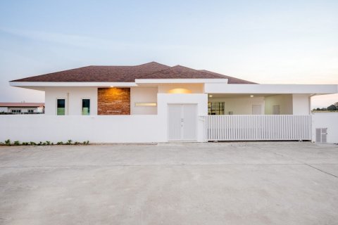 Villa in Hua Hin, Thailand 3 bedrooms № 162191 - photo 3