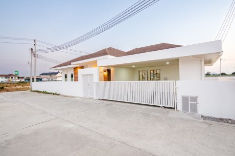 Villa in Hua Hin, Thailand 3 bedrooms № 162191 - photo 4