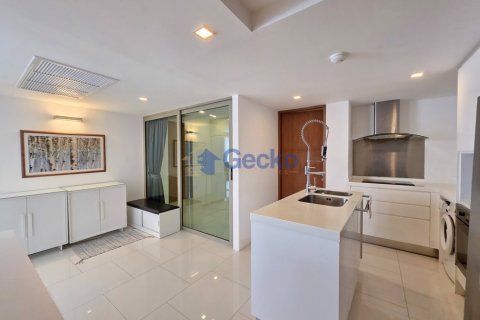 Condo in Pattaya, Thailand, 3 bedrooms № 196002 - photo 16