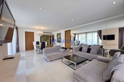 Condo in Pattaya, Thailand, 3 bedrooms № 196002 - photo 5