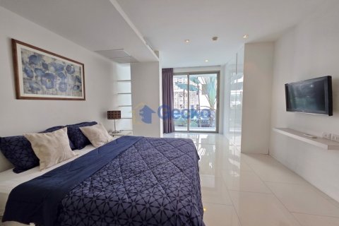 Condo in Pattaya, Thailand, 3 bedrooms № 196002 - photo 24