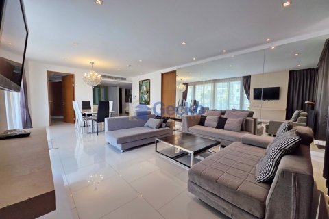 Condo in Pattaya, Thailand, 3 bedrooms № 196002 - photo 8