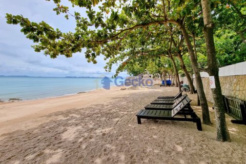 Condo in Pattaya, Thailand, 3 bedrooms № 196002 - photo 2
