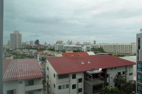 Condo in Pattaya, Thailand, 1 bedroom  № 204033 - photo 4