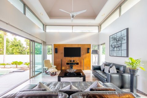 Villa in Phuket, Thailand 4 bedrooms № 156519 - photo 5