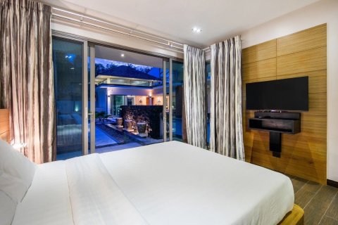 Villa in Phuket, Thailand 4 bedrooms № 156519 - photo 22
