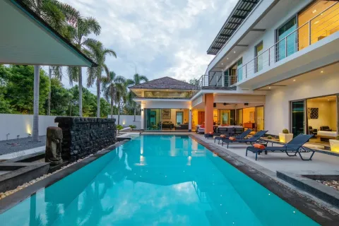 Villa in Phuket, Thailand 4 bedrooms № 156519 - photo 2