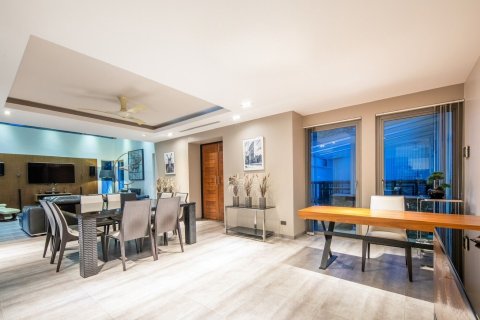 Villa in Phuket, Thailand 4 bedrooms № 156519 - photo 6