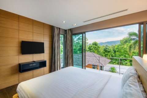 Villa in Phuket, Thailand 4 bedrooms № 156519 - photo 23