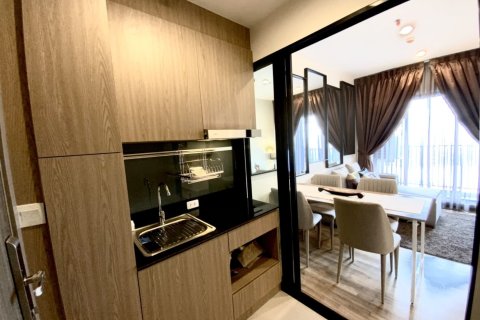 Condo in Bangkok, Thailand, 2 bedrooms  № 156520 - photo 13