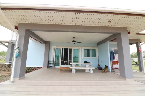 House in Udon Thani, Thailand 3 bedrooms № 141659 - photo 11