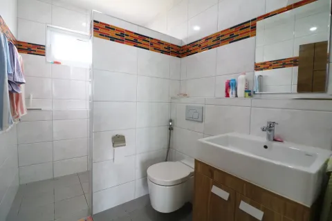 House in Udon Thani, Thailand 3 bedrooms № 141659 - photo 25
