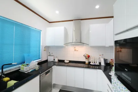 House in Udon Thani, Thailand 3 bedrooms № 141659 - photo 20