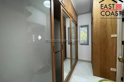 Casa de 5 dormitorios en Pattaya, Tailandia № 213699 - foto 21