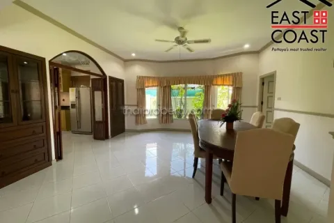 Casa de 5 dormitorios en Pattaya, Tailandia № 213699 - foto 11