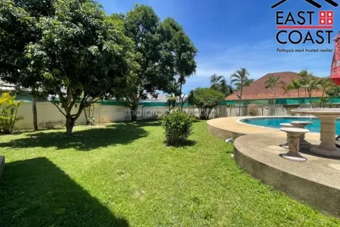 Casa de 5 dormitorios en Pattaya, Tailandia № 213699 - foto 3