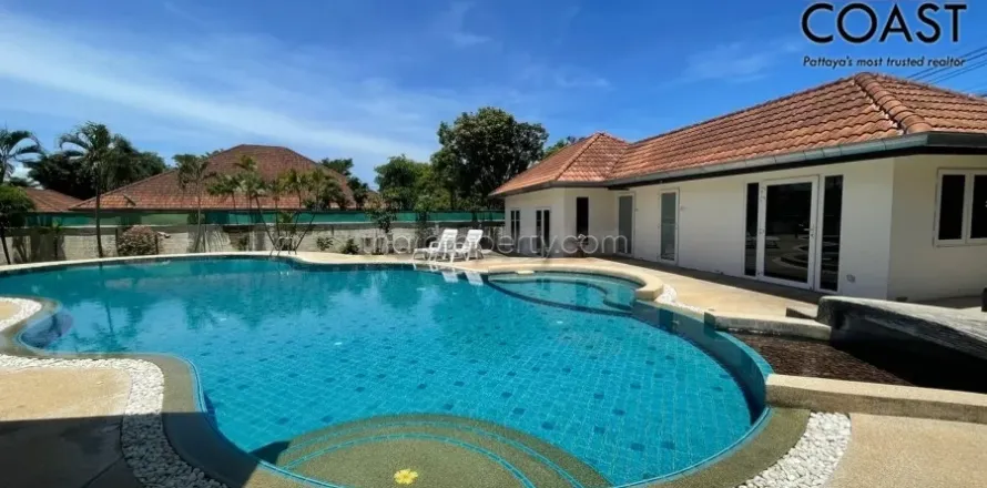 Casa de 5 dormitorios en Pattaya, Tailandia № 213699