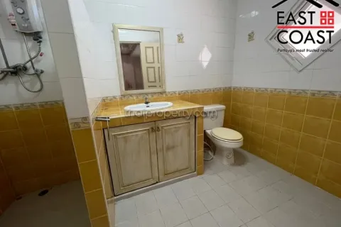 Casa de 5 dormitorios en Pattaya, Tailandia № 213699 - foto 18