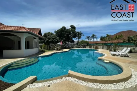 Casa de 5 dormitorios en Pattaya, Tailandia № 213699 - foto 26