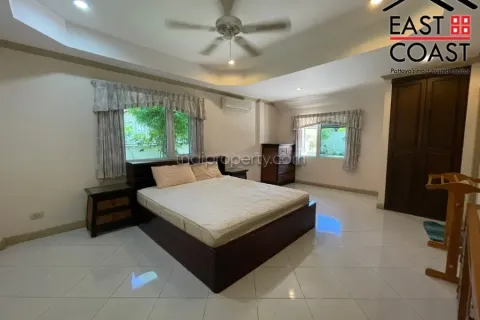 Casa de 5 dormitorios en Pattaya, Tailandia № 213699 - foto 23