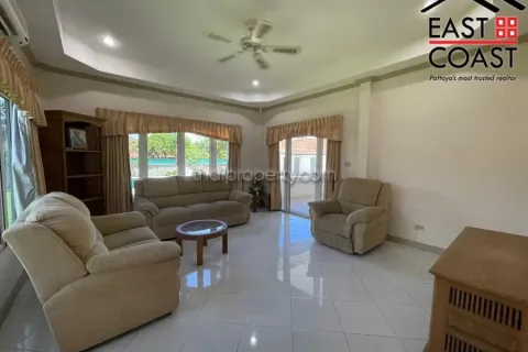 Casa de 5 dormitorios en Pattaya, Tailandia № 213699 - foto 15