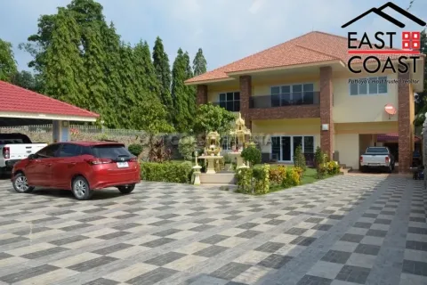 Casa de 4 dormitorios en Pattaya, Tailandia № 213698