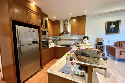 House in Kathu, Thailand 4 bedrooms № 137675 - photo 3