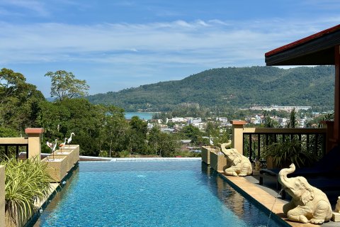 House in Kathu, Thailand 4 bedrooms № 137675 - photo 15