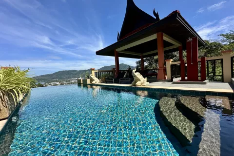 House in Kathu, Thailand 4 bedrooms № 137675 - photo 2