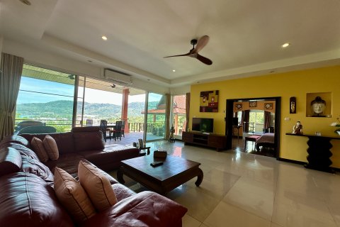 House in Kathu, Thailand 4 bedrooms № 137675 - photo 22