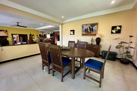 House in Kathu, Thailand 4 bedrooms № 137675 - photo 10