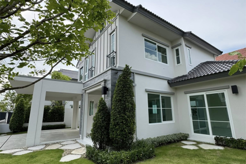 House in Bangkok, Thailand 4 bedrooms № 190321 - photo 12