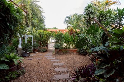 Вилла в Бурираме, Таиланд с 4 спальнями  № 148355 - фото 13