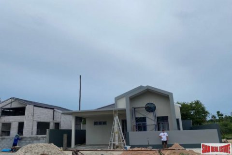 House in Pattaya, Thailand 3 bedrooms № 194254 - photo 2