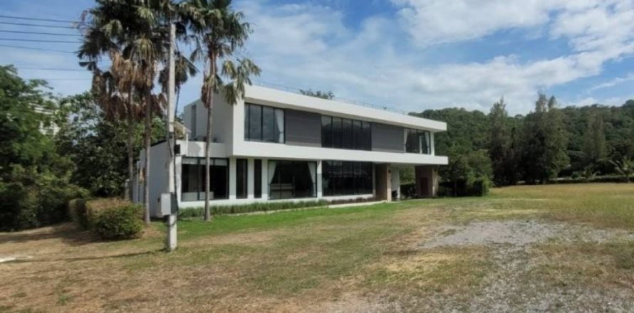 Вилла в Хуа Хине, Таиланд с 4 спальнями  № 146977