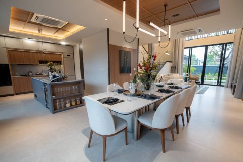Villa in Pattaya, Thailand 4 bedrooms № 146975 - photo 7
