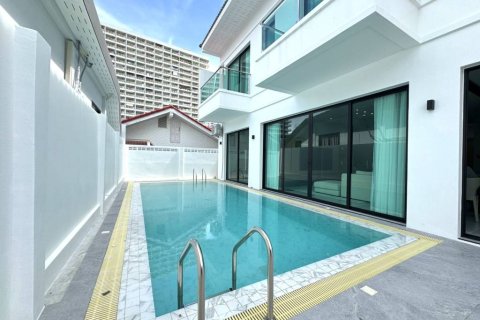 Вилла в Паттайе, Таиланд с 5 спальнями  № 146978 - фото 1
